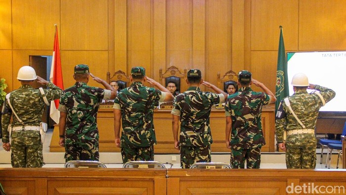 Mantan Pejabat Intelijen Soroti Dugaan Keterlibatan Pihak Ganda dalam Kasus Penyiraman Air Keras